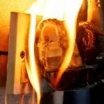 Xử trí thế nào khi có đám cháy thiết bị điện tại gia đình?